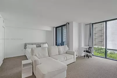 31 SE 6th St #805, Miami, FL 33131 - Photo 14
