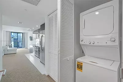 31 SE 6th St #805, Miami, FL 33131 - Photo 18