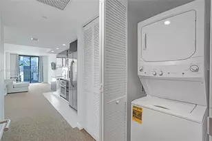 31 SE 6th St, Miami, FL 33131 - Photo 18