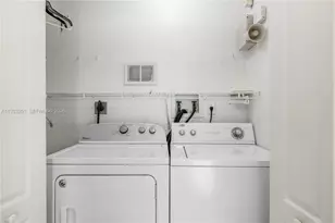 8854 W Flagler St, Miami, FL 33174 - Photo 18