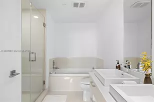 45 SW 9th St, Miami, FL 33130 - Photo 16