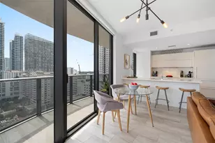 45 SW 9th St, Miami, FL 33130 - Photo 8