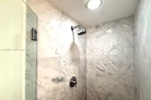 253 NE 2nd St 2 2+ Lrg Den, Miami, FL 33132 - Photo 18