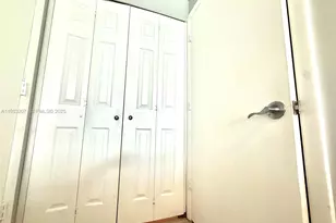 253 NE 2nd St 2 2+ Lrg Den, Miami, FL 33132 - Photo 14