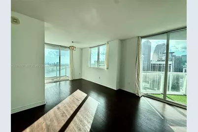 253 NE 2nd St. 2.2+ Lrg Den #3309, Miami, FL 33132 - Photo 8