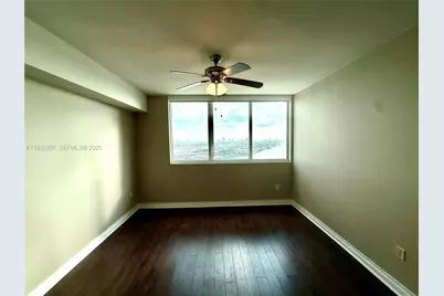 253 NE 2nd St. 2.2+ Lrg Den #3309, Miami, FL 33132 - Photo 22