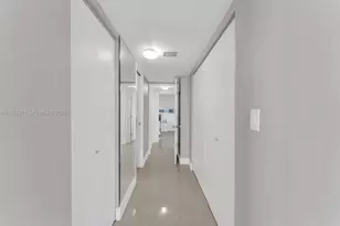 3701 N Country Club Dr, Aventura, FL 33180 - Photo 24