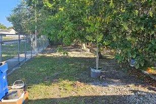 17601 SW 108th Ct, Miami, FL 33157 - Photo 4