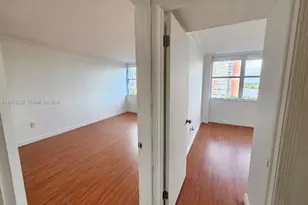 1300 NE Miami Gardens Dr, Miami, FL 33179 - Photo 20