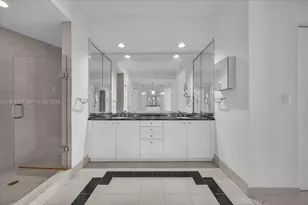 300 South Pointe Dr, Miami Beach, FL 33139 - Photo 24