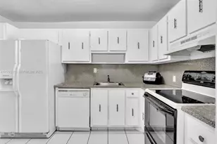 100 Bayview Dr, Sunny Isles Beach, FL 33160 - Photo 8