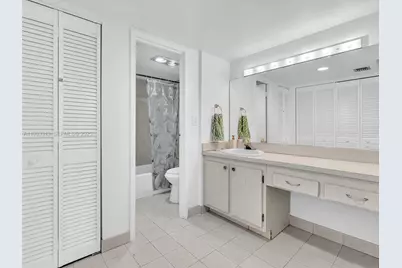 100 Bayview Dr #1025, Sunny Isles Beach, FL 33160 - Photo 16