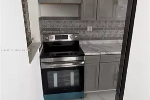 1763 Lauderdale Manor Dr, Fort Lauderdale, FL 33311 - Photo 6