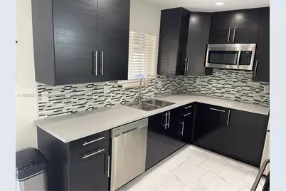 2971 SW 35th Ave #Front, Miami, FL 33133 - Photo 2