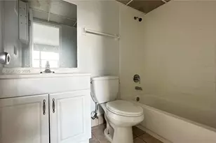 8020 Fairview Dr, Tamarac, FL 33321 - Photo 10