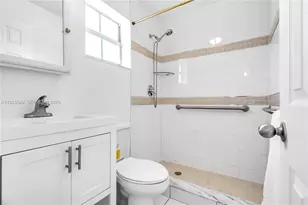 1090 NW 24th Ct, Miami, FL 33125 - Photo 20