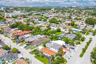 1090 NW 24th Ct, Miami, FL 33125 - Photo 32