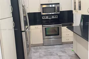 5005 Collins Ave, Miami Beach, FL 33140 - Photo 4