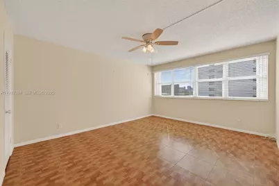 111 Golden Isles Dr #D12, Hallandale Beach, FL 33009 - Photo 10