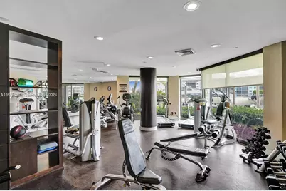 1000 E Island Blvd #503, Aventura, FL 33160 - Photo 38