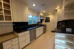 5371 N Bay Rd, Miami Beach, FL 33140 - Photo 6