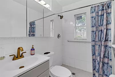 437 NE 107th St, Miami, FL 33161 - Photo 12