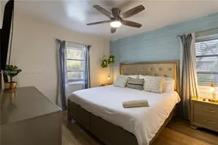 437 NE 107th St, Miami, FL 33161 - Photo 12