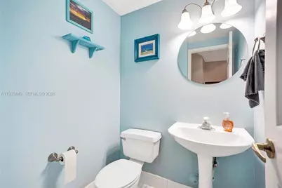 1046 Satinleaf St, Hollywood, FL 33019 - Photo 24