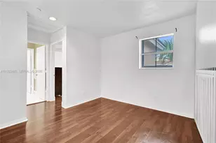 1046 Satinleaf St, Hollywood, FL 33019 - Photo 34