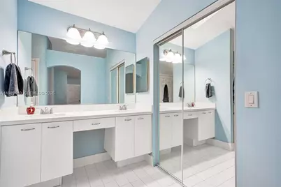 1046 Satinleaf St, Hollywood, FL 33019 - Photo 28