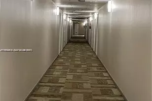 4400 Hillcrest Dr, Hollywood, FL 33021 - Photo 24