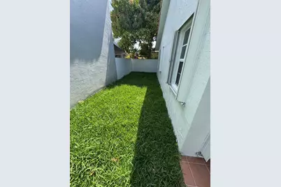 8754 NW 149th Ter, Miami Lakes, FL 33018 - Photo 6