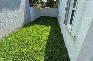 8754 NW 149th Terrace, Miami Lakes, FL 33018 - Photo 6