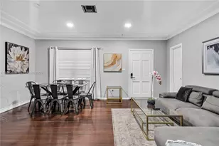 427 NE 107th St, Miami, FL 33161 - Photo 14
