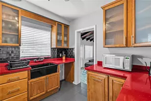 427 NE 107th St, Miami, FL 33161 - Photo 20