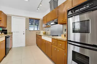 2055 NE 140th St, North Miami Beach, FL 33181 - Photo 14