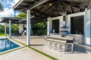 8271 SW 67th St, Miami, FL 33143 - Photo 14