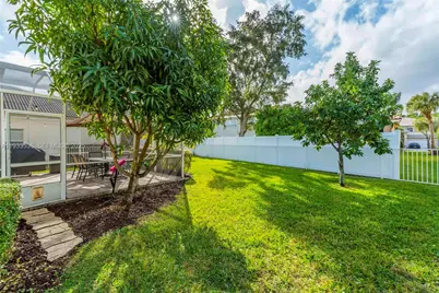 1996 NW 170th Ter, Pembroke Pines, FL 33028 - Photo 42