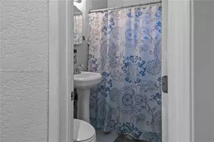 117 W 34th St, Hialeah, FL 33012 - Photo 16