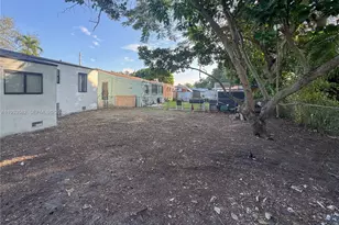 794 NW 44th St, Miami, FL 33127 - Photo 30