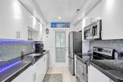 2600 Diana Dr #110, Hallandale Beach, FL 33009 - Photo 32