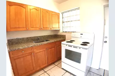 1321 NW 28th St, Miami, FL 33142 - Photo 6