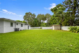 1445 NE 147th St, Miami, FL 33161 - Photo 50
