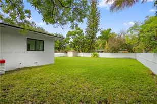1445 NE 147th St, Miami, FL 33161 - Photo 48