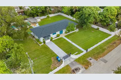 1445 NE 147th St, Miami, FL 33161 - Photo 52