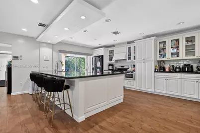 11890 SW 72nd Pl, Pinecrest, FL 33156 - Photo 10