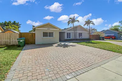 14232 SW 155th St, Miami, FL 33177 - Photo 2