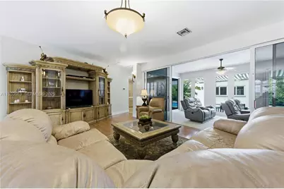 2607 Holy Cross Ln, Lake Worth, FL 33460 - Photo 10