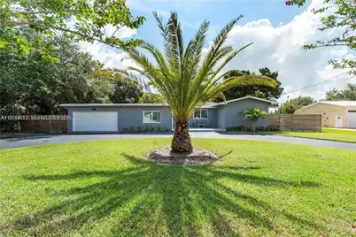 224 E Acre Dr, Plantation, FL 33317 - Photo 2