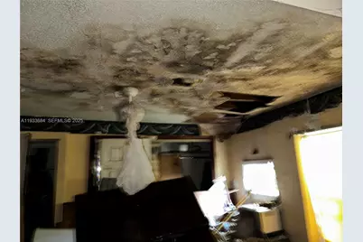 3271 NW 102nd St, Miami, FL 33147 - Photo 6